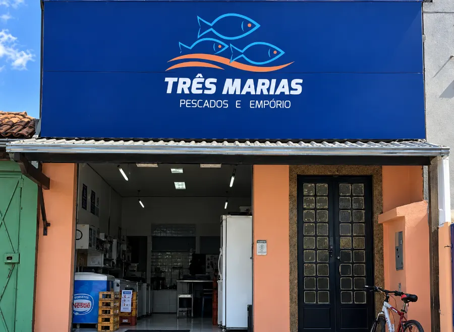 Fachada da Três Marias Pescados e Empório na Várzea